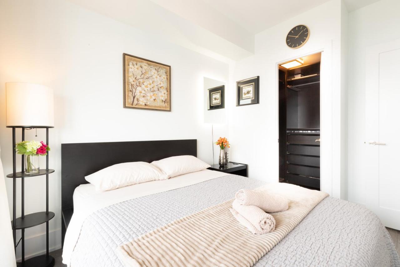 Bright Condo In The Heart Of Toronto Eksteriør billede