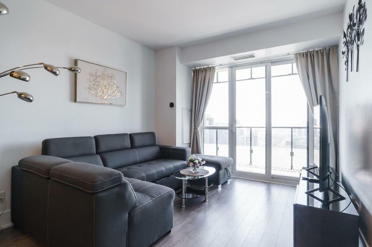Bright Condo In The Heart Of Toronto Eksteriør billede