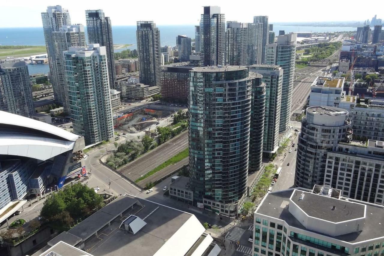 Bright Condo In The Heart Of Toronto Eksteriør billede