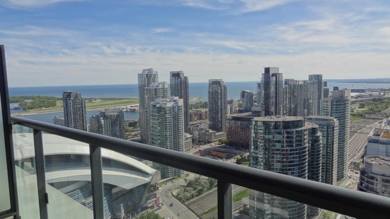 Bright Condo In The Heart Of Toronto Eksteriør billede