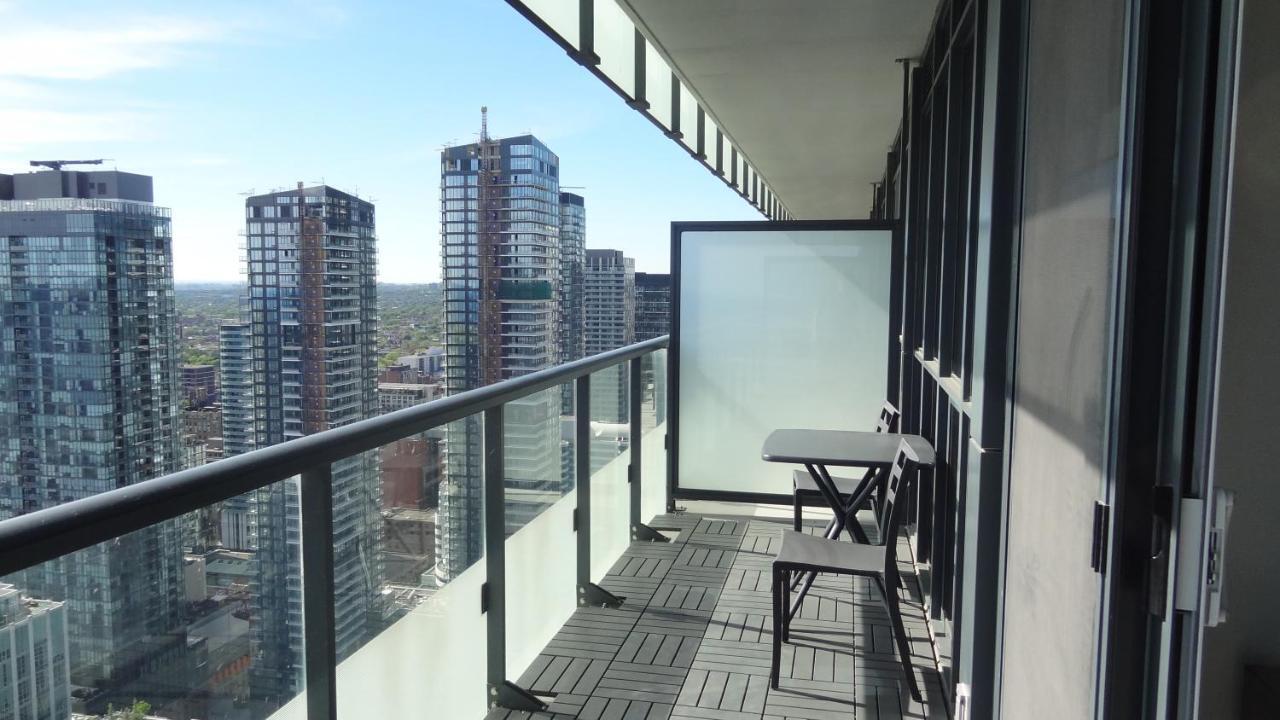 Bright Condo In The Heart Of Toronto Eksteriør billede