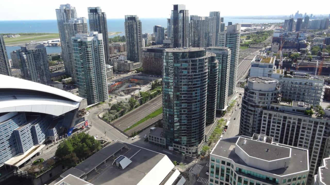 Bright Condo In The Heart Of Toronto Eksteriør billede